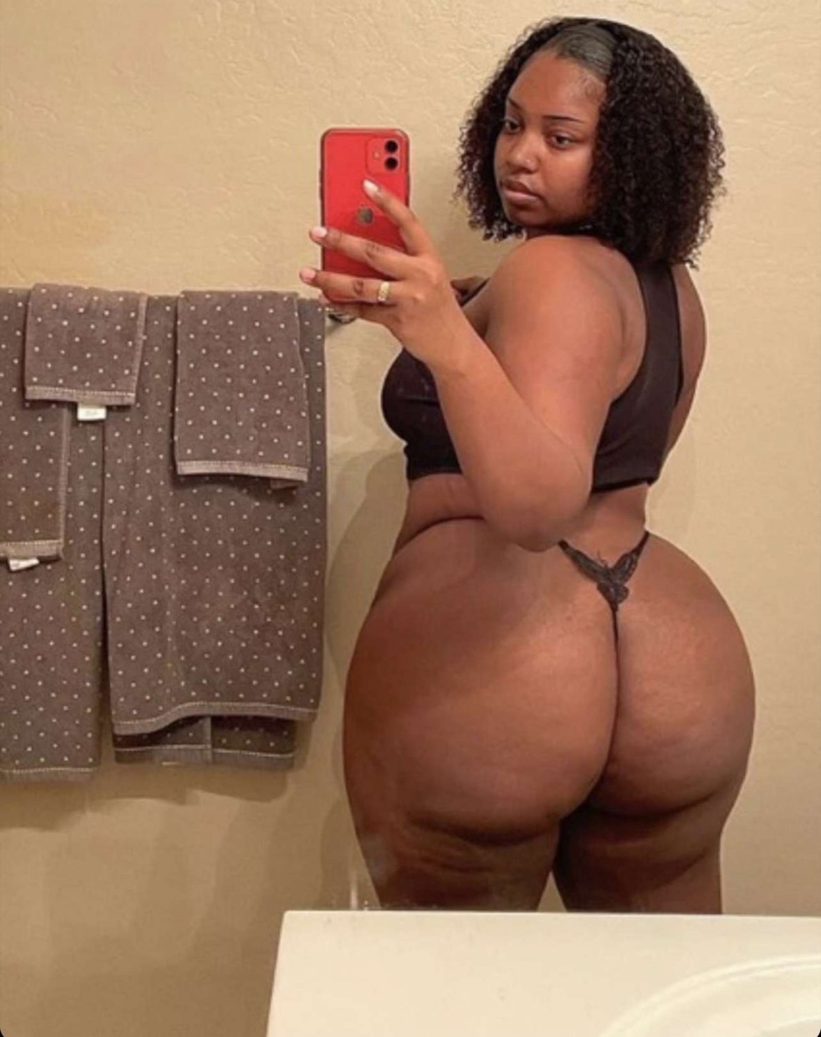 Big behinds #YMvtBdMM