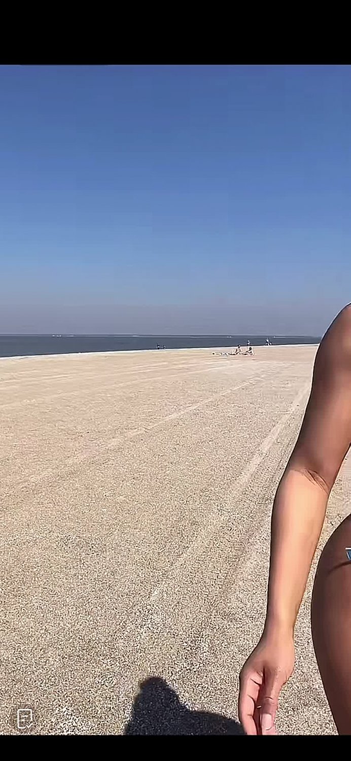 Big Booty at the beach 0.0 - Porn Videos & Photos - EroMe