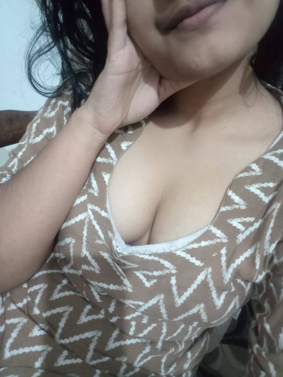 Sarah 25 yo slutty unaware indian muslim wife #r1EBRKgi