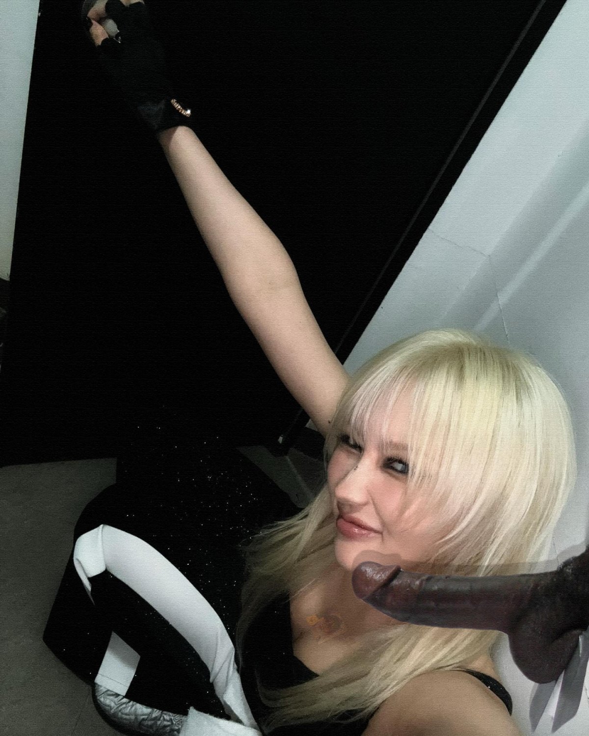 Siyeon - glory hole #IDErZEZv