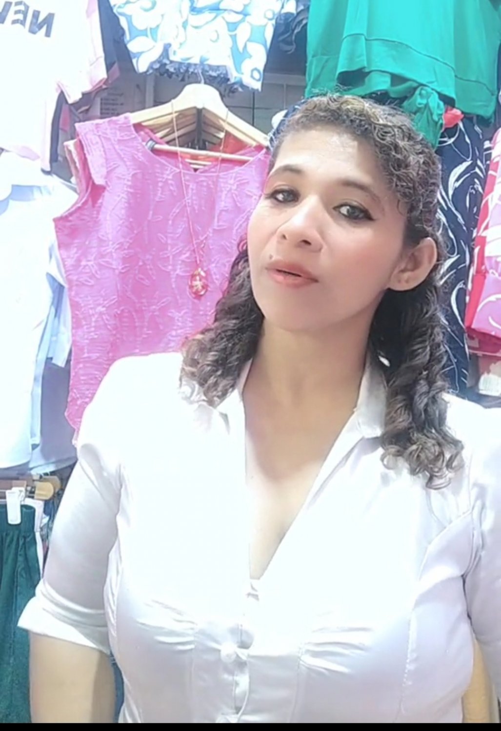 Mi tía rica, ¿les gustaría q le haga un contribute? #DQdnQZMn