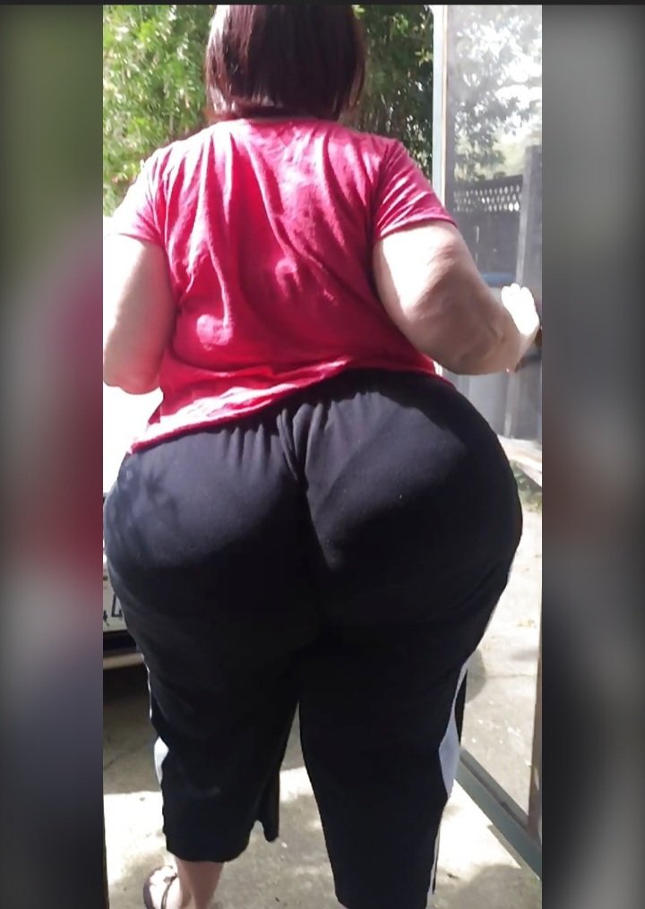 Maestra mega culona #GWmxDLtX