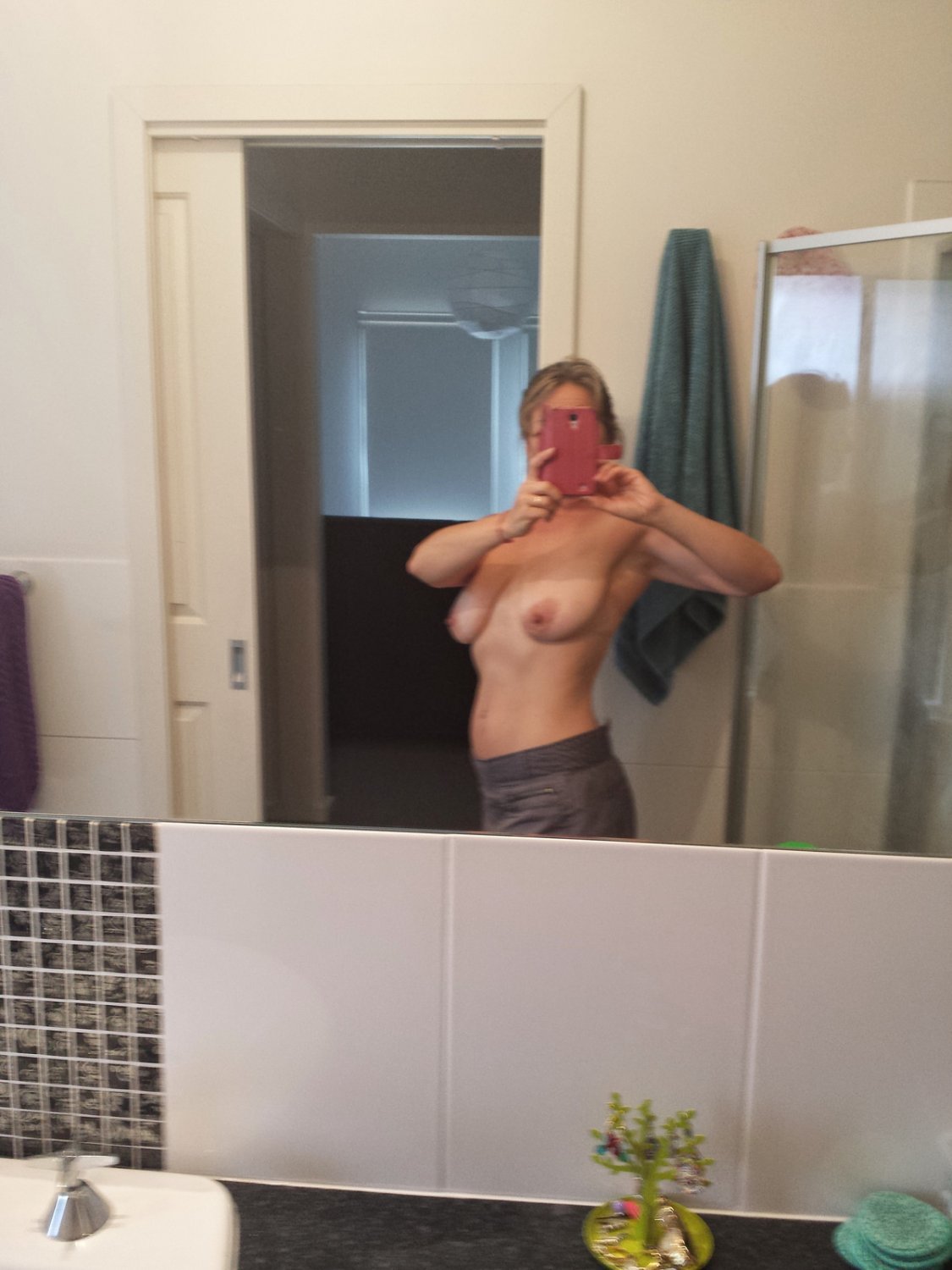 Whore Barb #LSuNu0KA