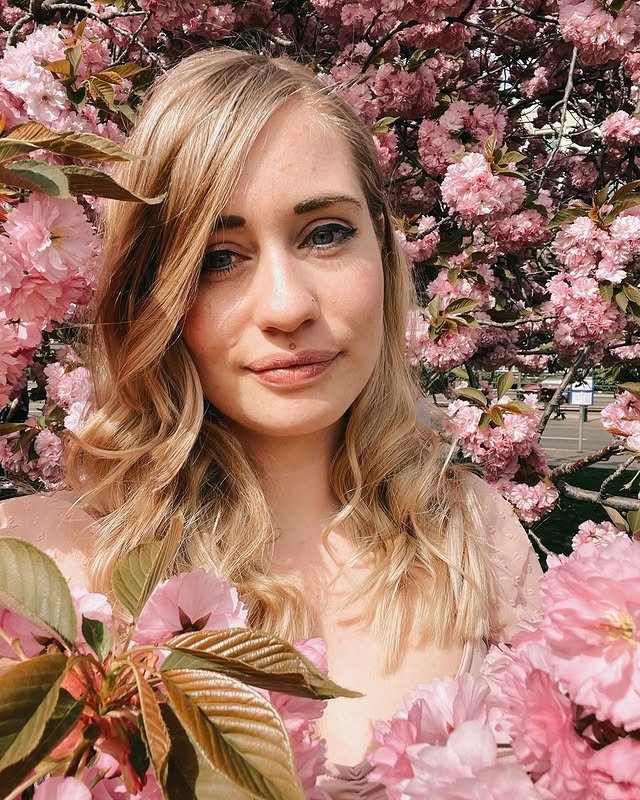 Slim thicc german goddess xmeowlinax 🇩🇪❤️❣️🥵😍 #x1BKX205